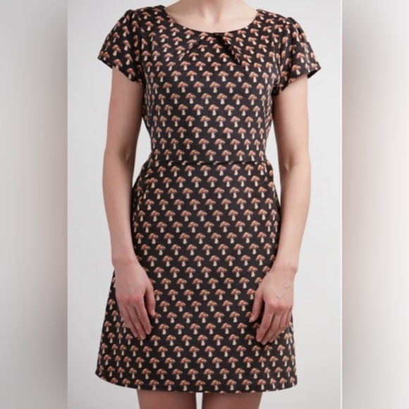 SM Wardrobe Mushroom Corduroy Mini Dress Toadstool Pockets Brown S/M - Picture 2 of 12